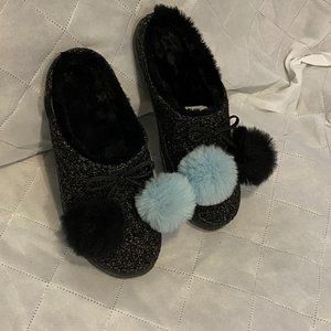 TOMS IVY Ladies Winter Stylish Fluffy Pom Pom Warm